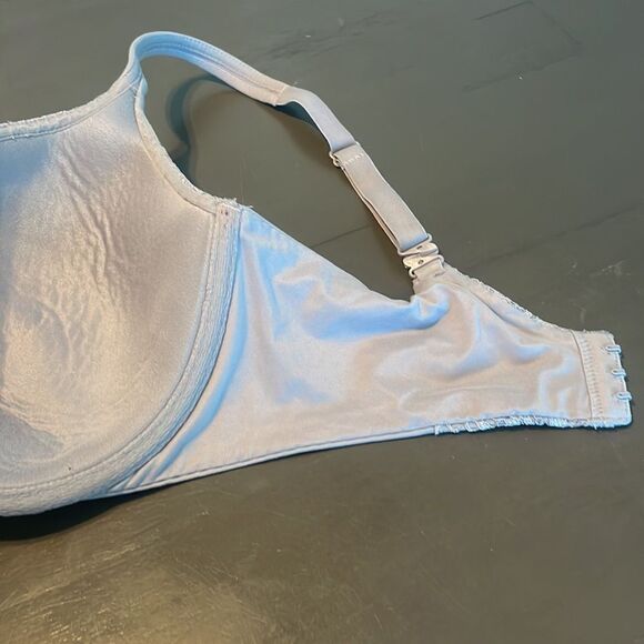 Victoria’s Secret Body by Victoria lace bra gray silver taupe color SZ 34DDD - Picture 11 of 12